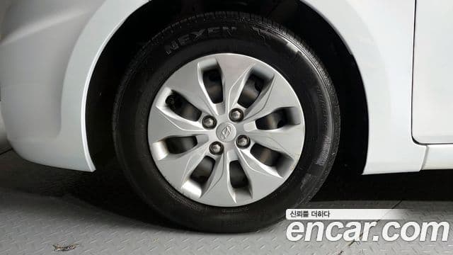 Hyundai Accent(новый кузов / новое поколение) дизель 1.6 VGT Smart, 2017 все фото