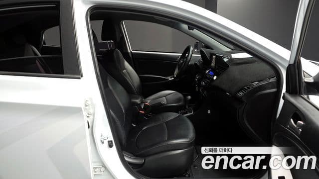 Hyundai Accent(новый кузов / новое поколение) дизель 1.6 VGT Smart, 2017 10