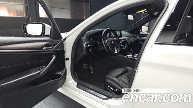 BMW 5시리즈 (G30) 520d M Sport Plus, 2017 10