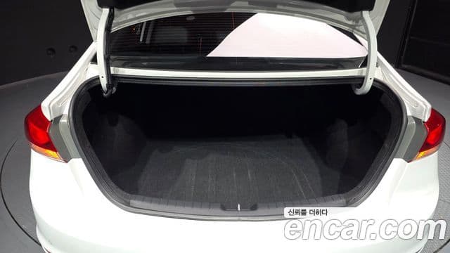 Hyundai Avante AD Modern, 2016 20