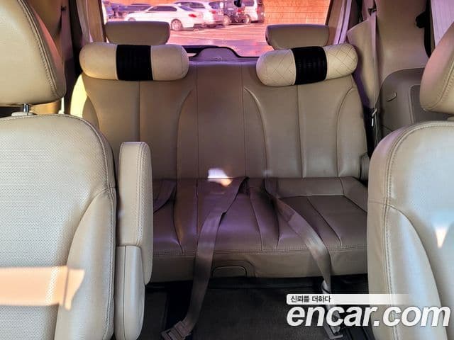 Kia Carnival R Premium, 2013 8