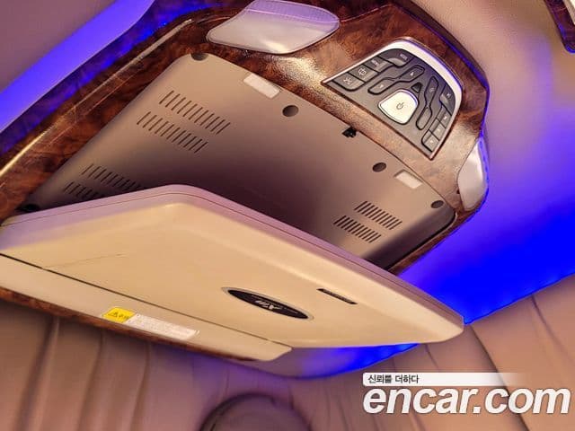 Kia Carnival R Premium, 2013 14