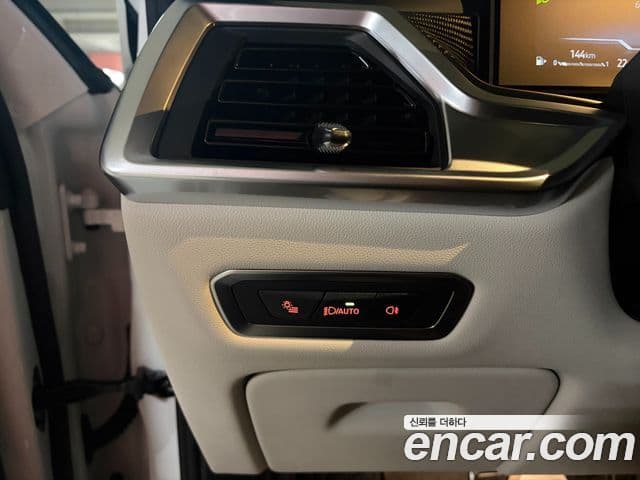 BMW X7 (G07) xDrive 40d M Sport 6인승, 2026 9