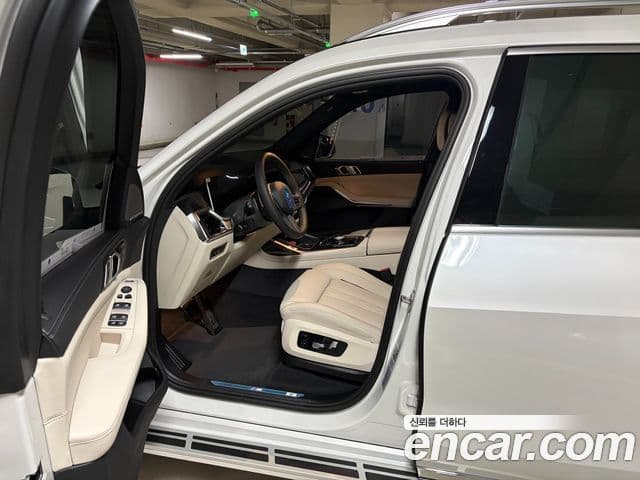 BMW X7 (G07) xDrive 40d M Sport 6인승, 2026 12
