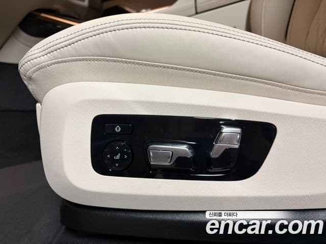 BMW X7 (G07) xDrive 40d M Sport 6인승, 2026 13