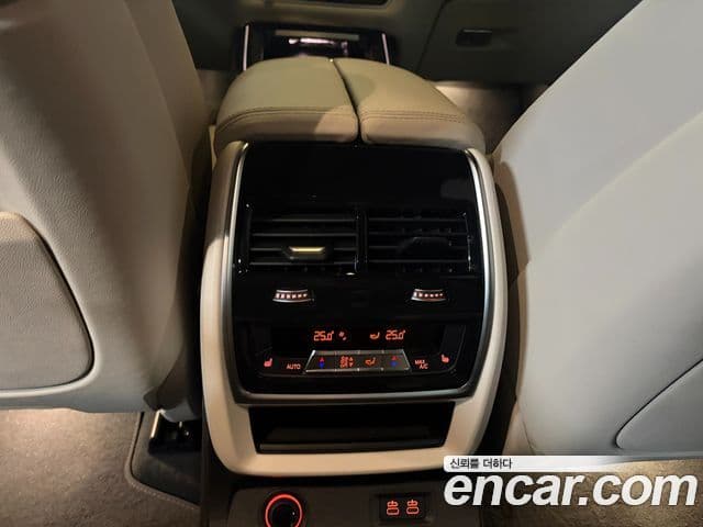 BMW X7 (G07) xDrive 40d M Sport 6인승, 2026 15