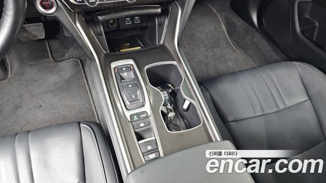 Honda Accord 10세대 2.0 гибрид Туринг (Touring), 2022 9