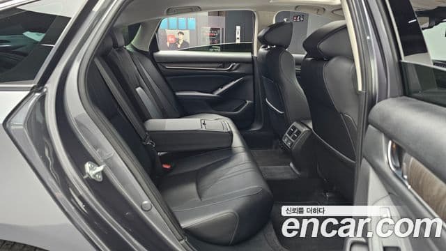 Honda Accord 10세대 2.0 гибрид Туринг (Touring), 2022 12