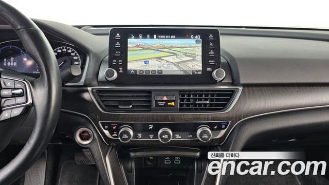 Honda Accord 10세대 2.0 гибрид Туринг (Touring), 2022 14