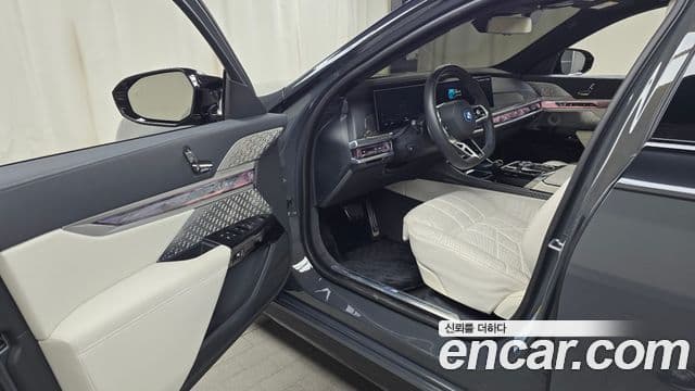 BMW i7 (G70) M70 xDrive M performance, 2025 10