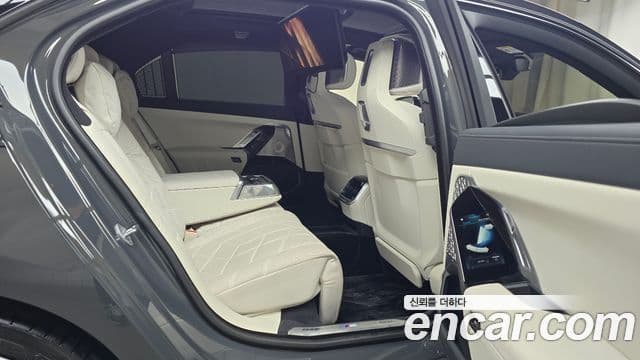 BMW i7 (G70) M70 xDrive M performance, 2025 12