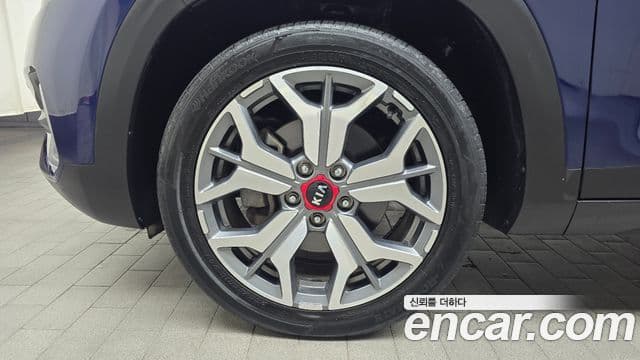 Kia Seltos Signature, 2022 все фото