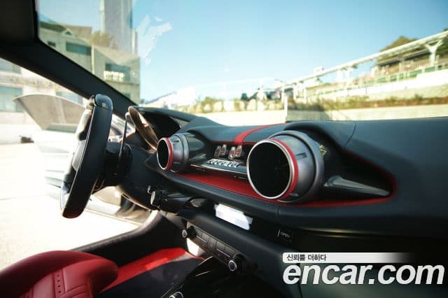 Ferrari 812 슈퍼패스트, 2018 13