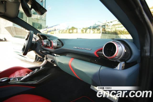 Ferrari 812 슈퍼패스트, 2018 14