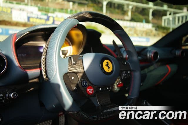 Ferrari 812 슈퍼패스트, 2018 15