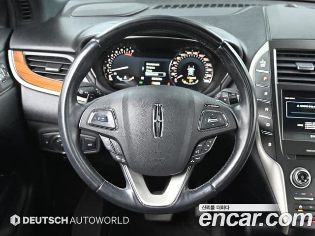 Lincoln MKC, 2019 13