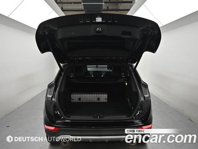 Lincoln MKC, 2019 19