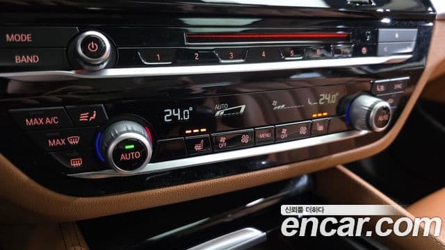 BMW 5시리즈 (G30) 520d Luxury Special Edition, 2018 16