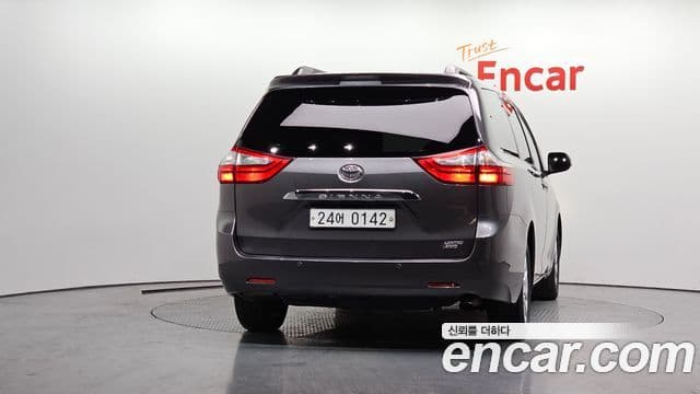 Toyota Sienna, 2015 4