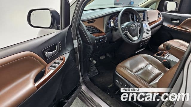 Toyota Sienna, 2015 11
