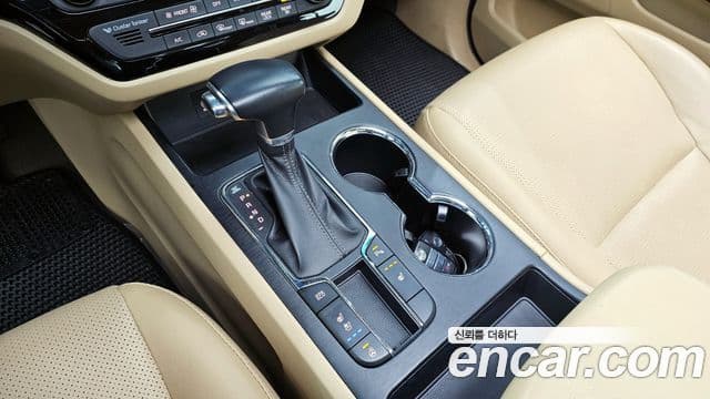 Kia The / новый New Carnival Luxury, 2019 9