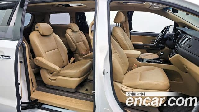 Kia The / новый New Carnival Luxury, 2019 10