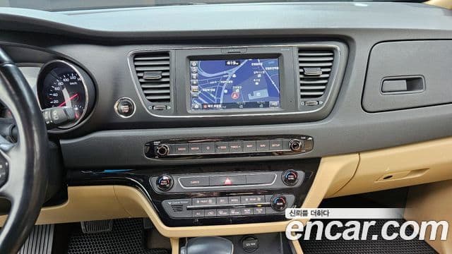 Kia The / новый New Carnival Luxury, 2019 14