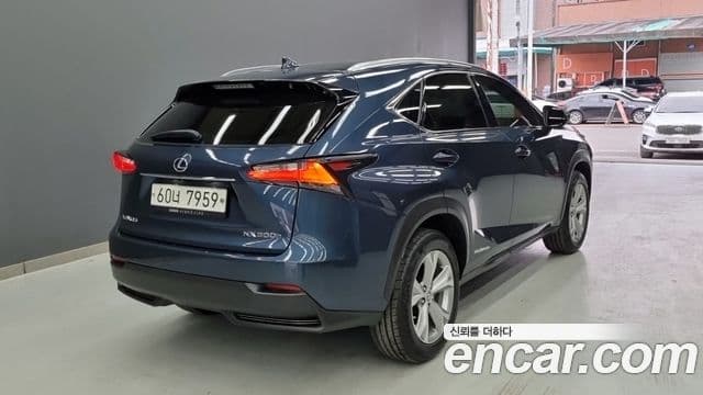 Lexus NX300h Executive, 2015 2