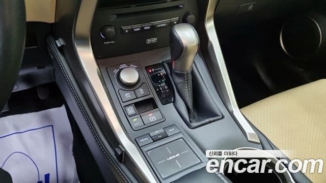 Lexus NX300h Executive, 2015 9