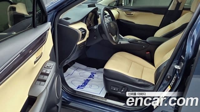 Lexus NX300h Executive, 2015 10
