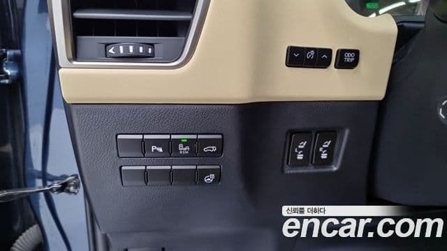 Lexus NX300h Executive, 2015 13