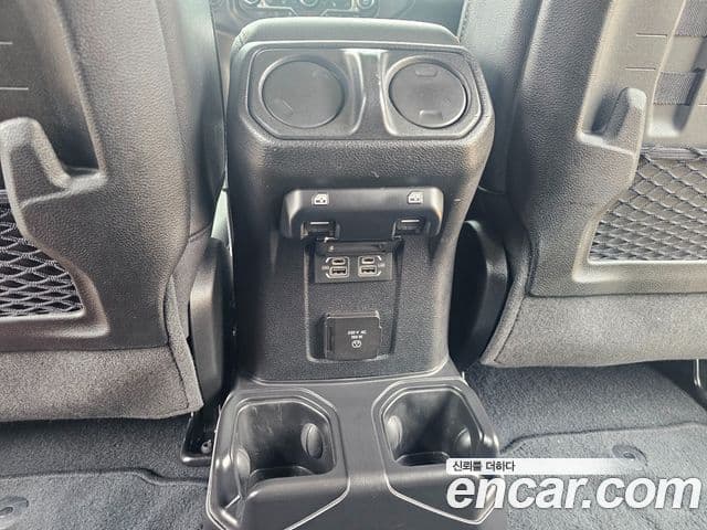 Jeep Wrangler (JL) 2.0 Rubicon 4도어, 2022 13