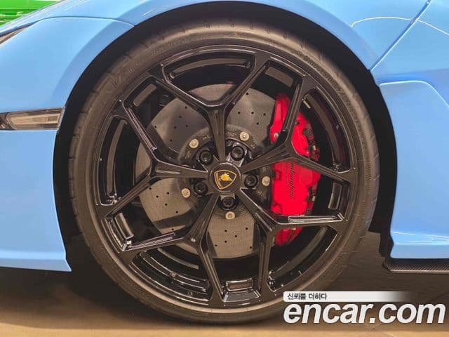 Lamborghini 레부엘토, 2025 10