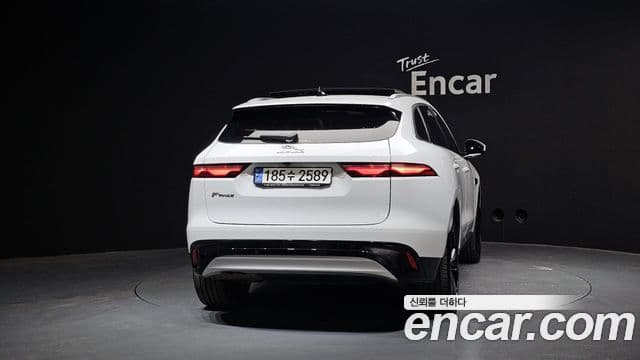 Jaguar F-PACE D200 SE, 2022 4