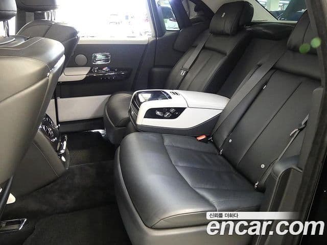 Rolls-Royce 팬텀, 2021 10