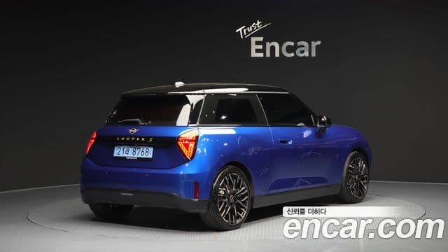 Mini Cooper Электрический (Electric) 4세대 SE favored, 2024 2