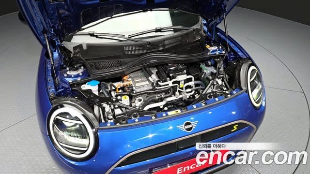 Mini Cooper Электрический (Electric) 4세대 SE favored, 2024 6