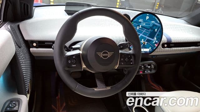 Mini Cooper Электрический (Electric) 4세대 SE favored, 2024 13