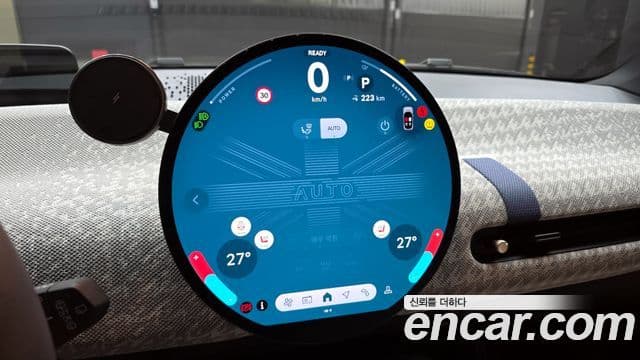 Mini Cooper Электрический (Electric) 4세대 SE favored, 2024 18