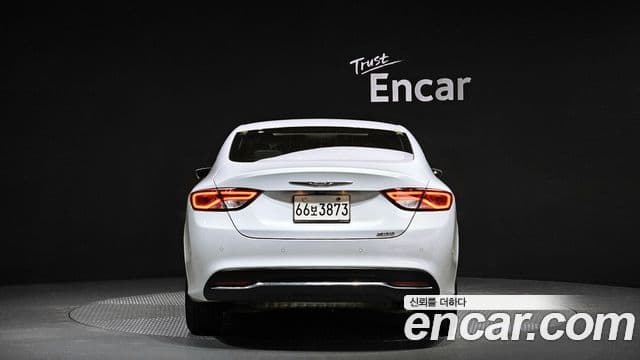 크라이슬러 200 2세대 2.4 Limited, 2015 4