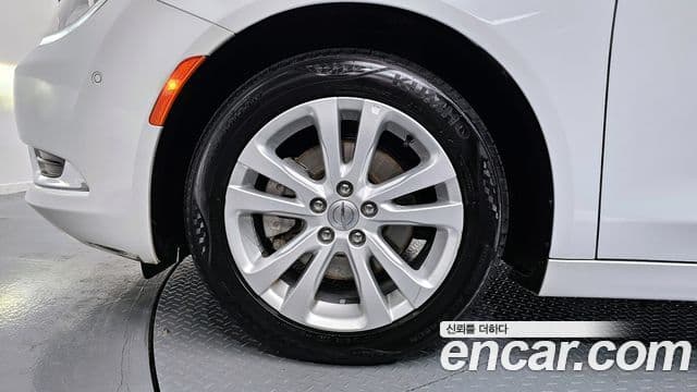 크라이슬러 200 2세대 2.4 Limited, 2015 все фото