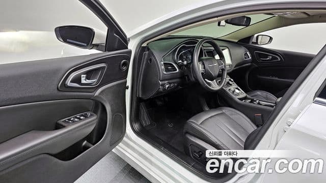 크라이슬러 200 2세대 2.4 Limited, 2015 11