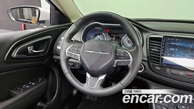 크라이슬러 200 2세대 2.4 Limited, 2015 13