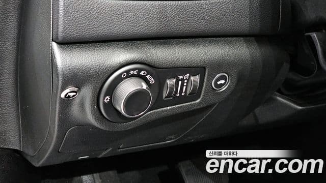 크라이슬러 200 2세대 2.4 Limited, 2015 14