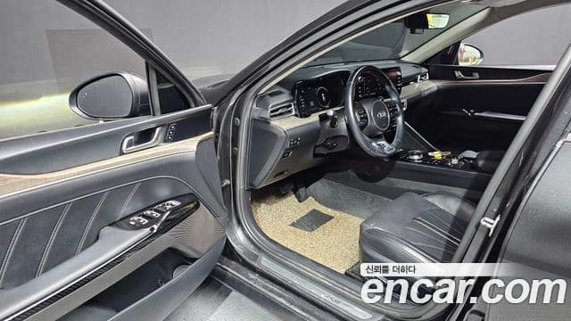 Kia K5 3세대 Signature, 2021 10