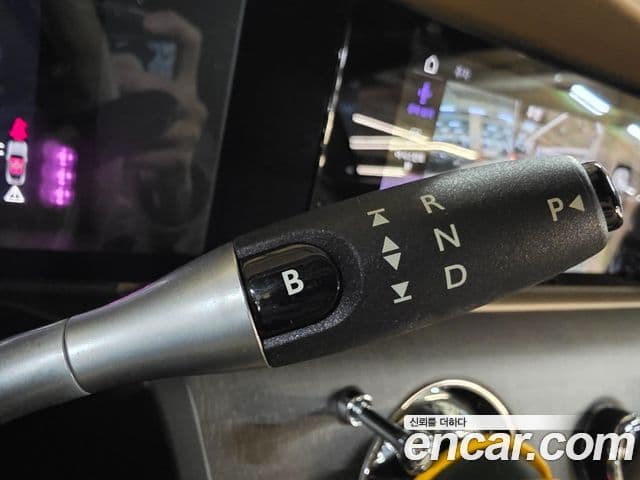 Rolls-Royce Spectre купе, 2024 9