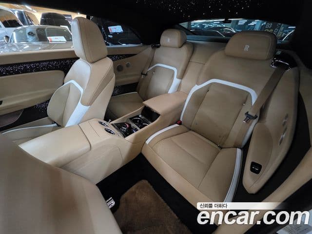 Rolls-Royce Spectre купе, 2024 10