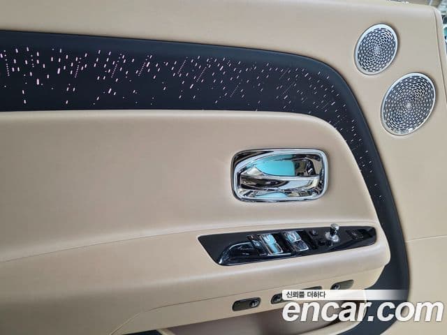 Rolls-Royce Spectre купе, 2024 16