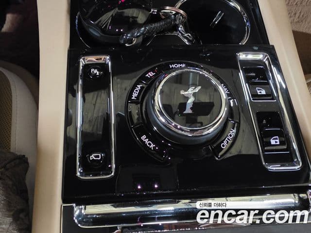 Rolls-Royce Spectre купе, 2024 18