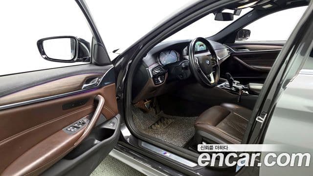 BMW 5시리즈 (G30) 520d xDrive M Sport Plus, 2018 10
